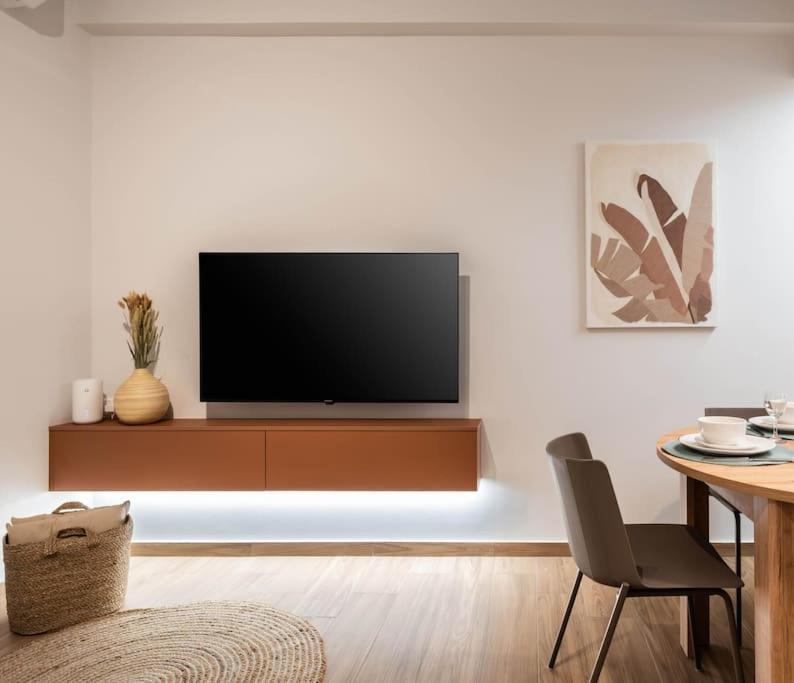 Delightful Sense 2Bd Apt In Kolonaki 7 Min To Metro 아테네 외부 사진