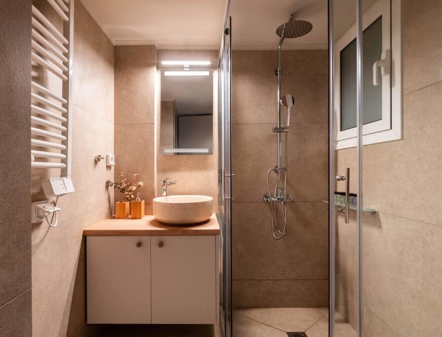 Delightful Sense 2Bd Apt In Kolonaki 7 Min To Metro 아테네 외부 사진